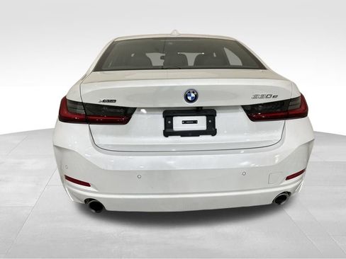 Used 2024 BMW 330e xDrive image 9