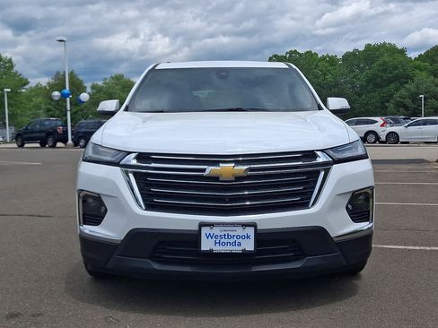 Used 2023 Chevrolet Traverse LT w/ LT Premium Package AWD/4WD image 2