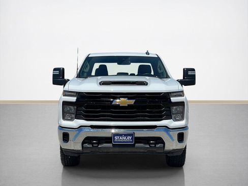 Used 2024 Chevrolet Silverado 2500 W/T w/ WT/CX Safety Package image 2