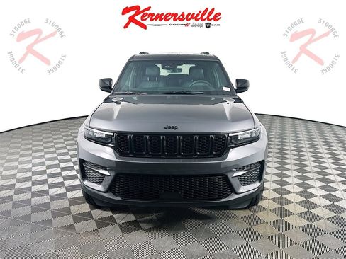 New 2025 Jeep Grand Cherokee Altitude image 2