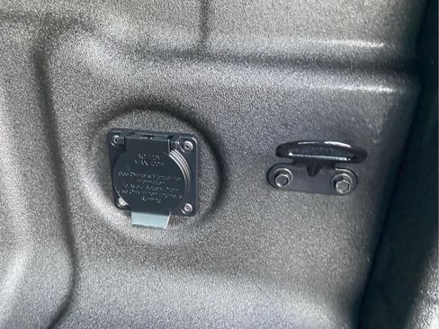 Used 2025 Nissan Frontier SV w/ SV Convenience Package AWD/4WD image 22