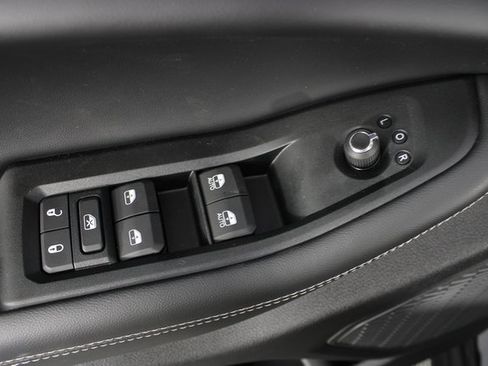 New 2025 Jeep Grand Cherokee Limited image 18