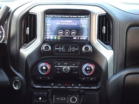 Used 2023 Chevrolet Silverado 2500 LT w/ Convenience Package image 16