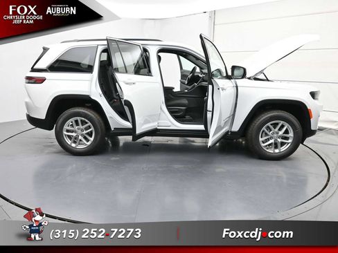 New 2025 Jeep Grand Cherokee Laredo X w/ Luxury Tech Group I image 33