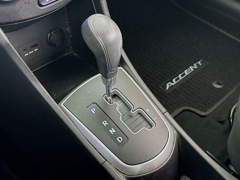 Used 2013 Hyundai Accent GS image 23