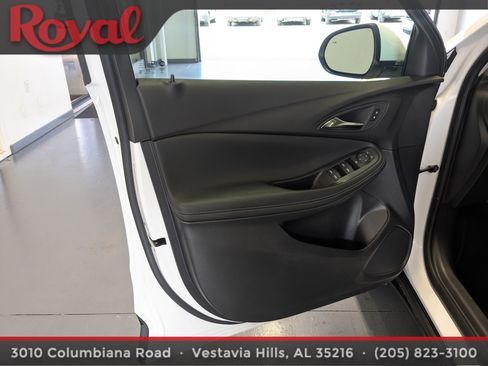 Used 2025 Buick Encore GX Preferred AWD/4WD image 16