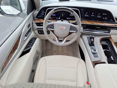 Used 2024 Cadillac Escalade ESV Sport Platinum w/ LPO, ONYX Package image 12