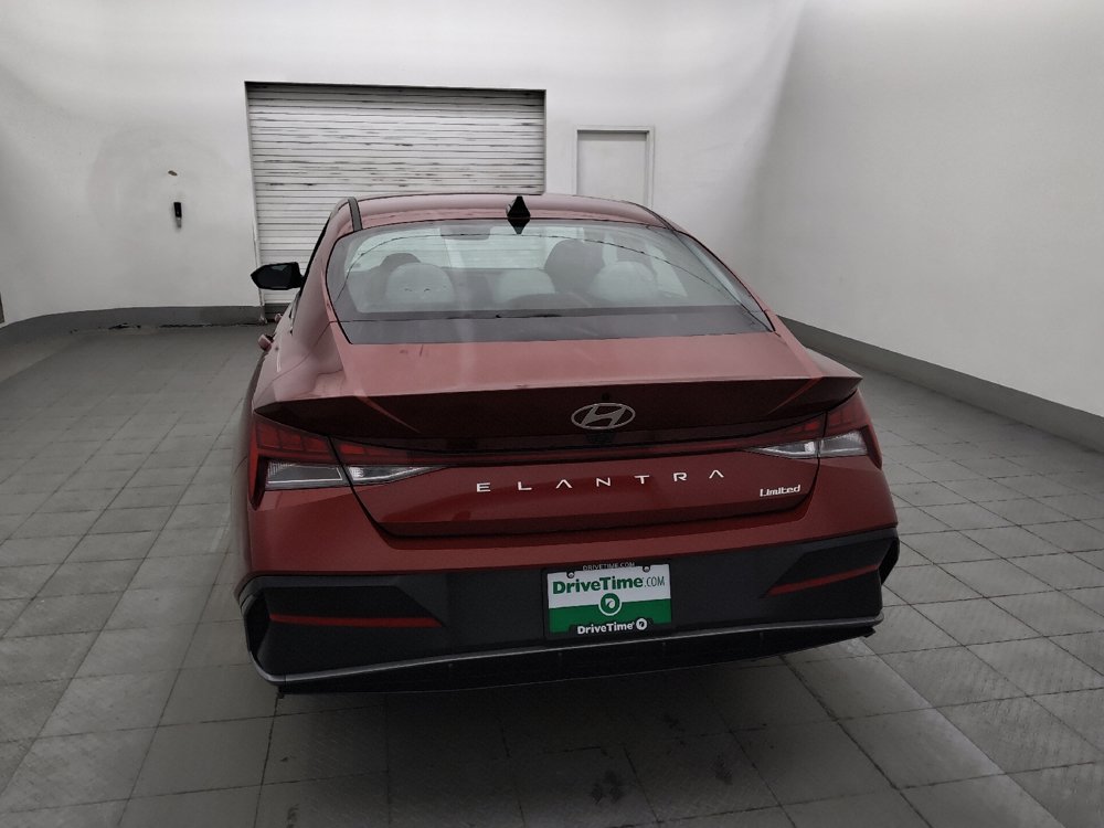 Used 2025 Hyundai Elantra Limited FWD image 6