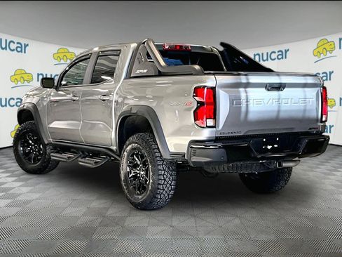 Used 2025 Chevrolet Colorado ZR2 w/ Midnight Edition image 4