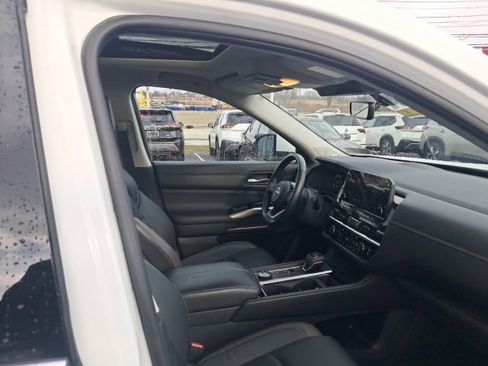 Certified 2023 Nissan Pathfinder Platinum image 13