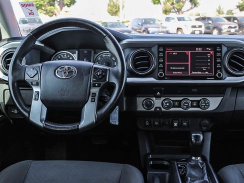 Used 2020 Toyota Tacoma SR5 w/ Technology Package AWD/4WD image 13
