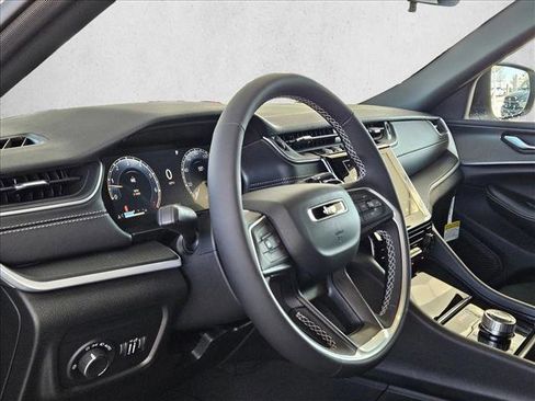 New 2026 Jeep Grand Cherokee L Laredo image 3