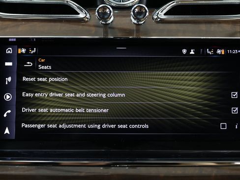Used 2021 Bentley Bentayga AWD/4WD image 35