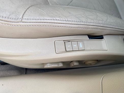 Used 2010 Buick LaCrosse CXL FWD image 34