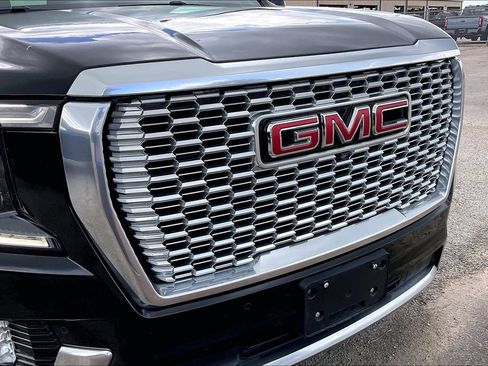 Used 2022 GMC Yukon XL Denali AWD/4WD image 34