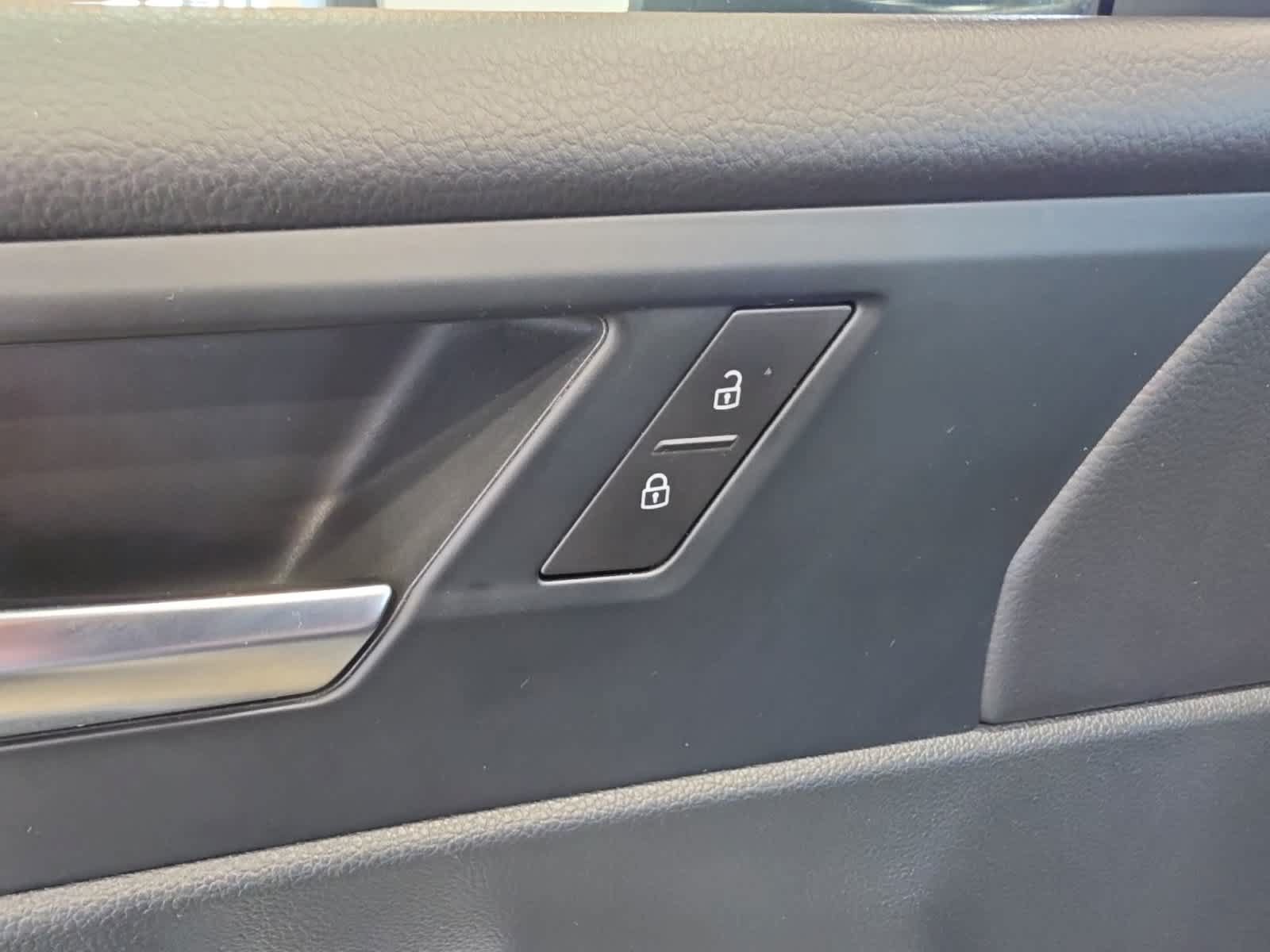 Used 2024 Volkswagen Jetta SE FWD image 19