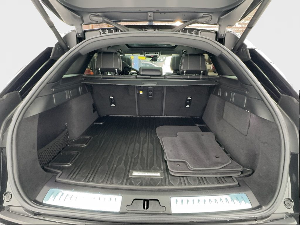 Used 2022 Land Rover Range Rover Velar S AWD/4WD image 18
