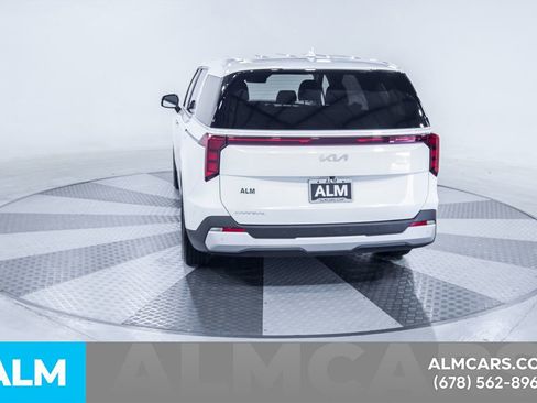 Used 2025 Kia Carnival FWD image 8