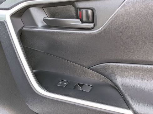 Used 2025 Toyota RAV4 LE image 33