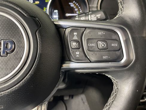 Used 2022 Jeep Wrangler Unlimited Sahara w/ Cold Weather Group image 14