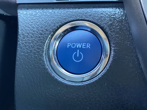 Used 2021 Toyota Camry LE image 32