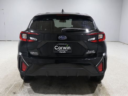 Used 2024 Subaru Crosstrek 2.0i image 3