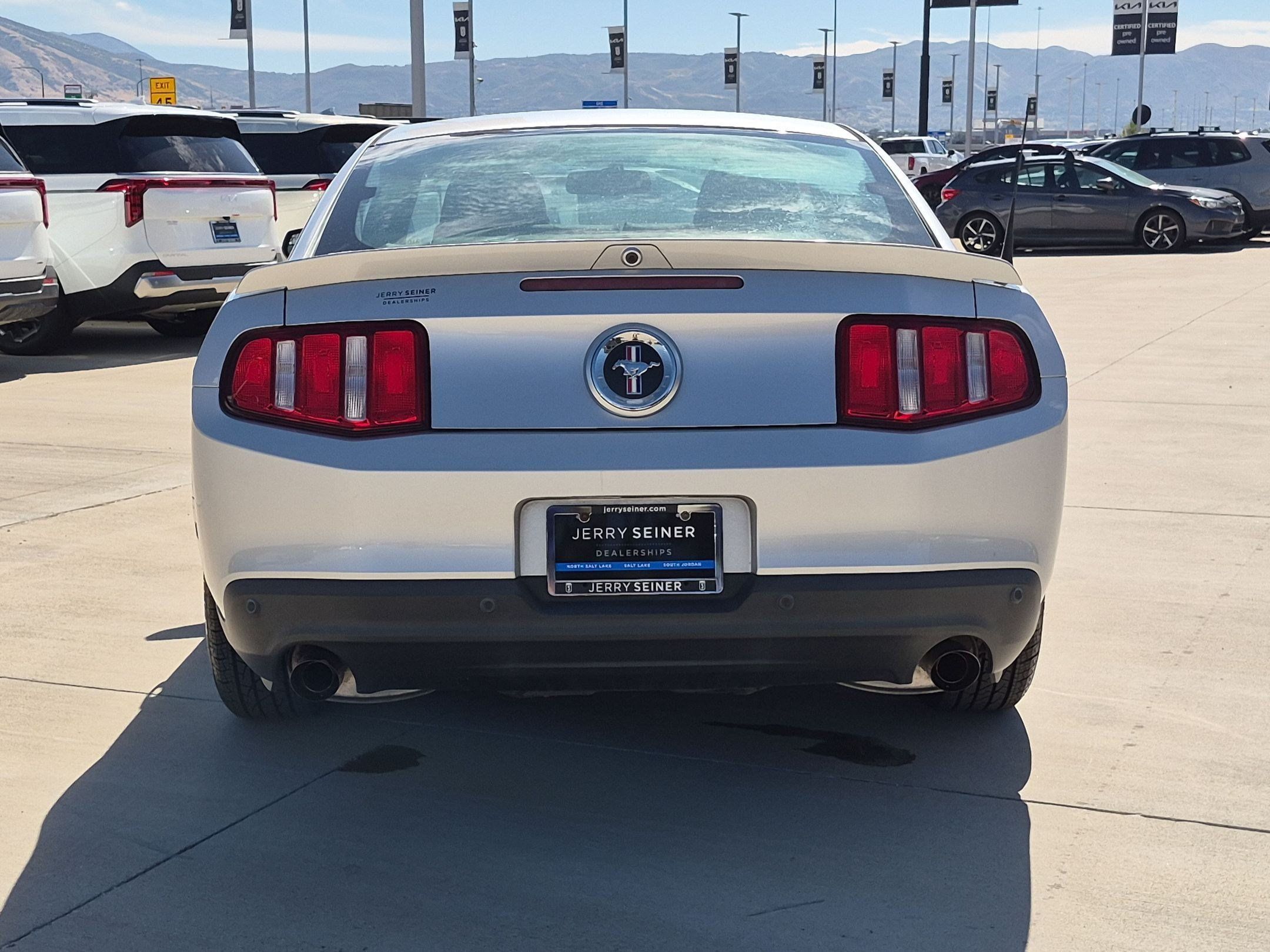 Used 2012 Ford Mustang Premium RWD image 4