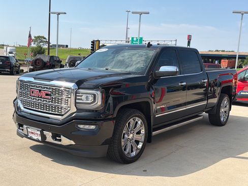 Used 2017 GMC Sierra 1500 Denali w/ Denali Ultimate Package AWD/4WD image 4
