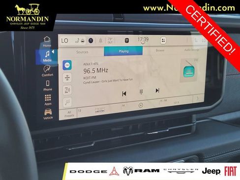 Certified 2025 Jeep Wrangler Unlimited Rubicon w/ Convenience Group AWD/4WD image 9