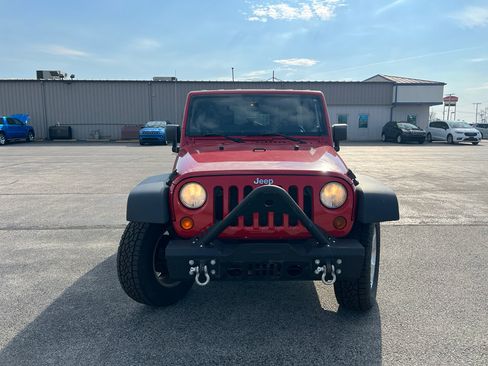 Used 2010 Jeep Wrangler Unlimited Sport image 3