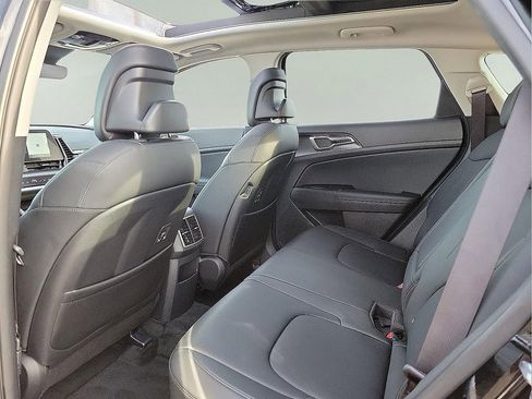 Used 2024 Kia Sportage EX w/ EX Premium Package image 9