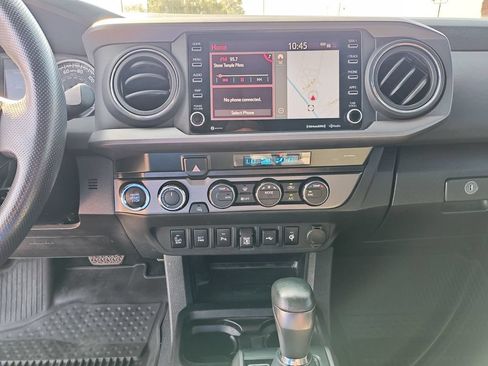 Used 2023 Toyota Tacoma TRD Off-Road w/ Technology Package AWD/4WD image 21