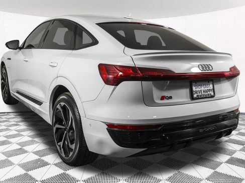 Used 2024 Audi Q8 e-tron Premium Plus w/ Premium Plus Package AWD/4WD image 17