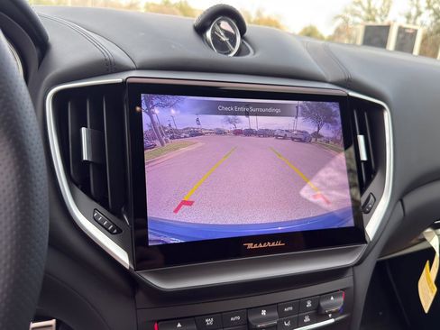 Used 2024 Maserati Ghibli Trofeo image 29