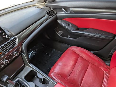 Used 2018 Honda Accord Sport image 31