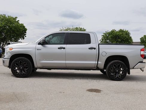 Used 2015 Toyota Tundra SR5 w/ SR5 Upgrade Package AWD/4WD image 8