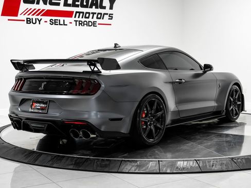 Used 2022 Ford Mustang Shelby GT500 w/ Carbon Fiber Track Pack RWD image 9