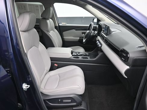 Certified 2024 Honda Pilot Touring image 28