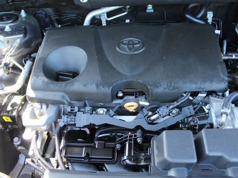 Certified 2022 Toyota RAV4 XLE FWD image 58