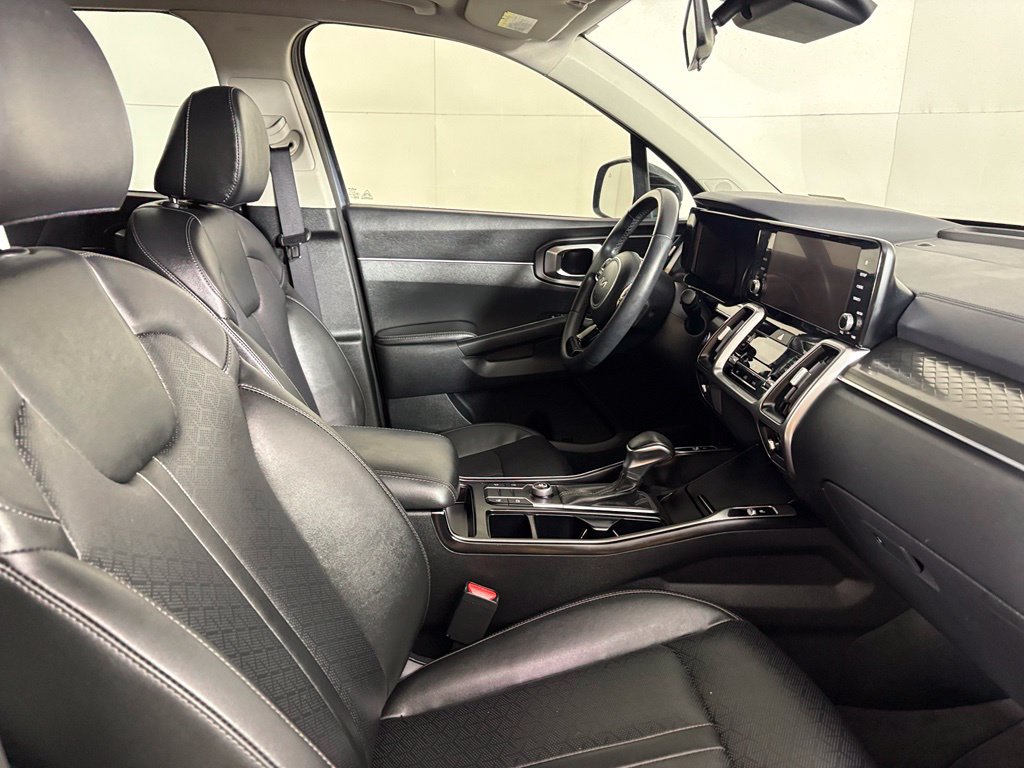 Used 2023 Kia Sorento S w/ Panoramic Sunroof Package FWD image 14