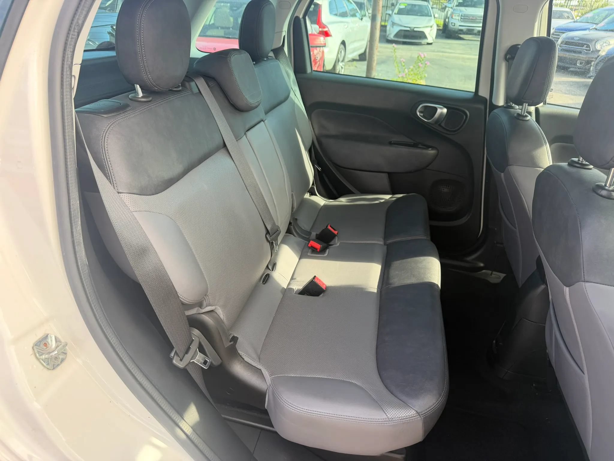 Used 2017 FIAT 500L Lounge FWD image 14