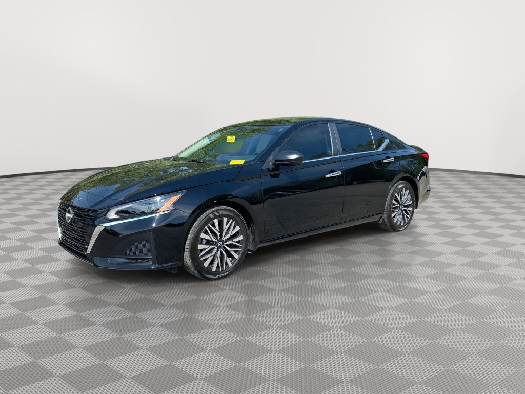 Certified 2025 Nissan Altima 2.5 SV FWD image 7