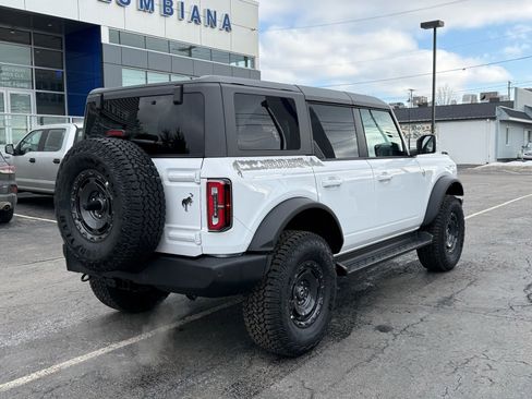 New 2025 Ford Bronco Outer Banks w/ Sasquatch Package AWD/4WD image 13