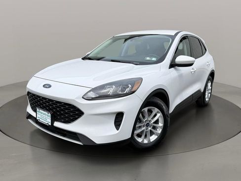 Used 2021 Ford Escape SE FWD image 2