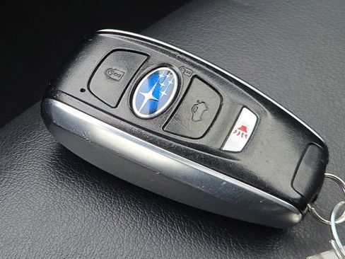 Used 2019 Subaru Crosstrek 2.0i Limited w/ Moonroof Package w/Navigation image 43