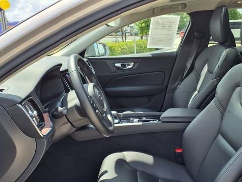Used 2025 Volvo V60 B5 Cross Country Plus AWD/4WD image 15