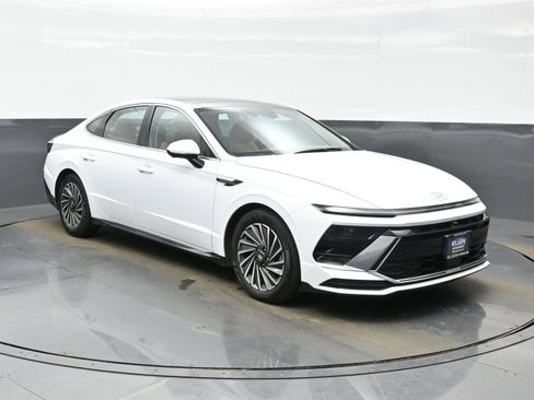 Certified 2025 Hyundai Sonata Limited image 8