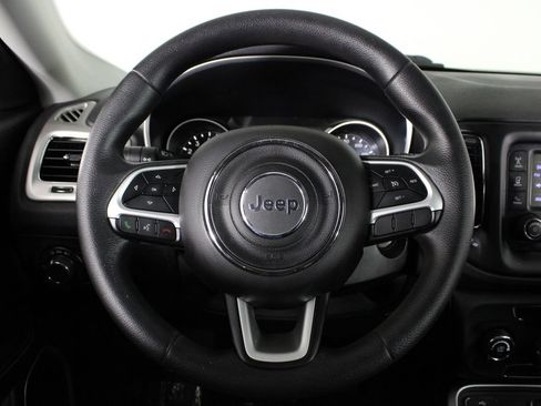 Used 2018 Jeep Compass Sport FWD image 9