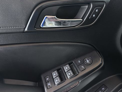 Used 2019 Chevrolet Tahoe LT image 47