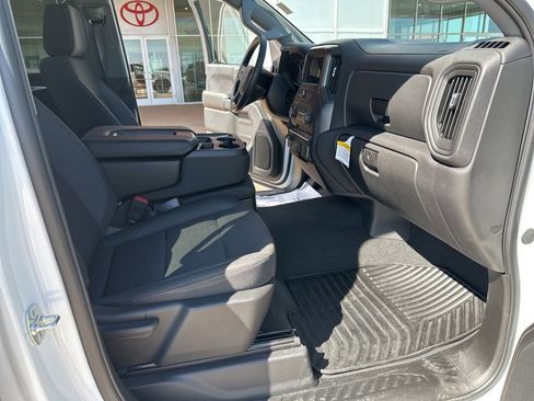 Used 2025 Chevrolet Silverado 1500 Custom Trail Boss w/ Turbomax Blackout Package image 17